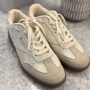 Reebok Beige and Off-White Sneakers